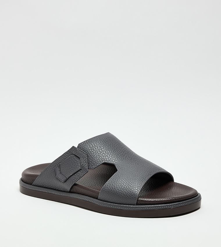 Textured Arabic Sandals