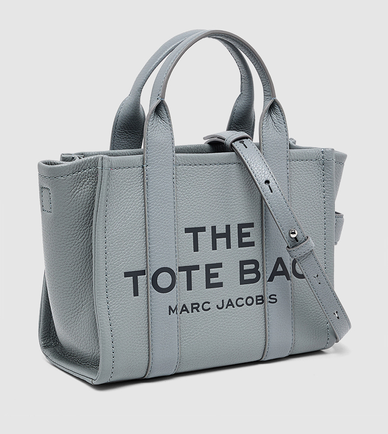 شنطة توت بسحاب