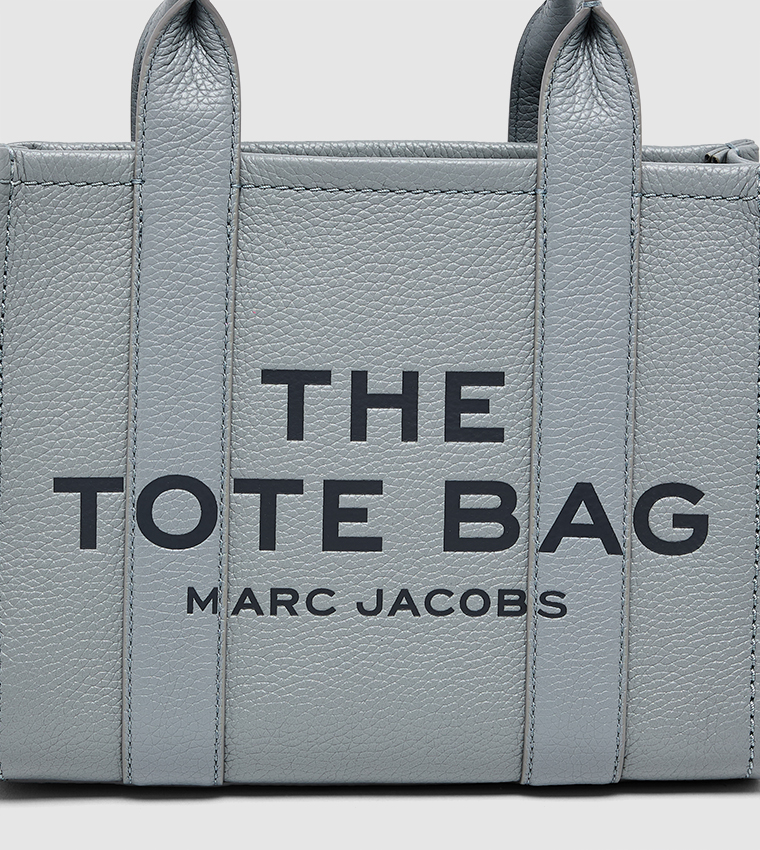 شنطة توت بسحاب