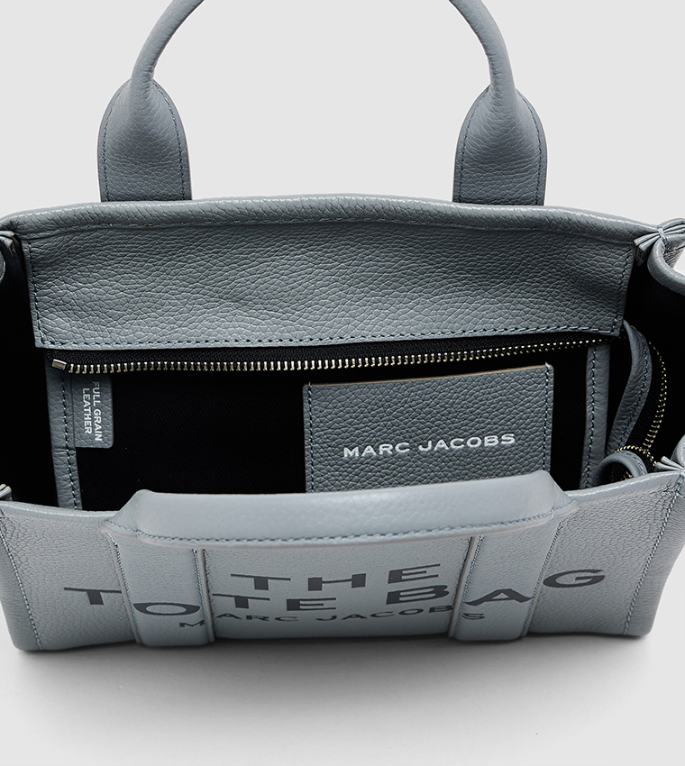 شنطة توت بسحاب