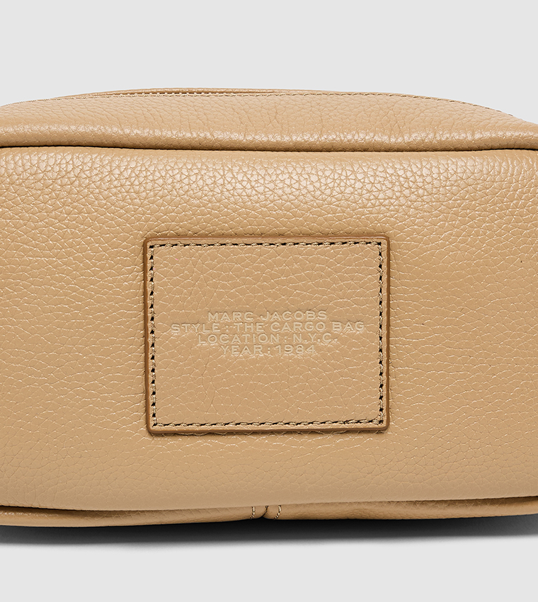 شنطة كروس بجيب أمامي