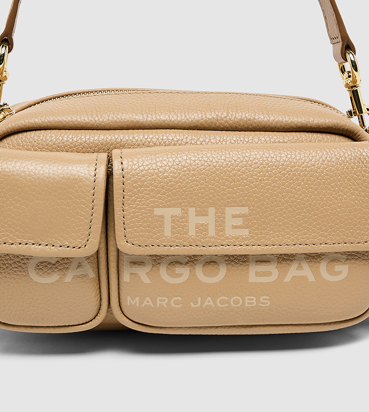 شنطة كروس بجيب أمامي