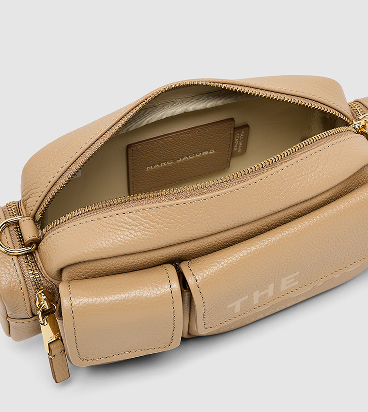 شنطة كروس بجيب أمامي