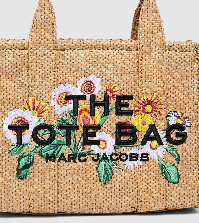 شنطة توت صغيرة مطرزة بالورود 