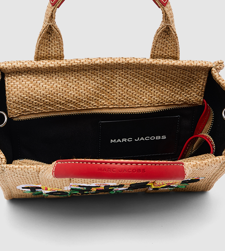 شنطة توت صغيرة مطرزة بالورود 