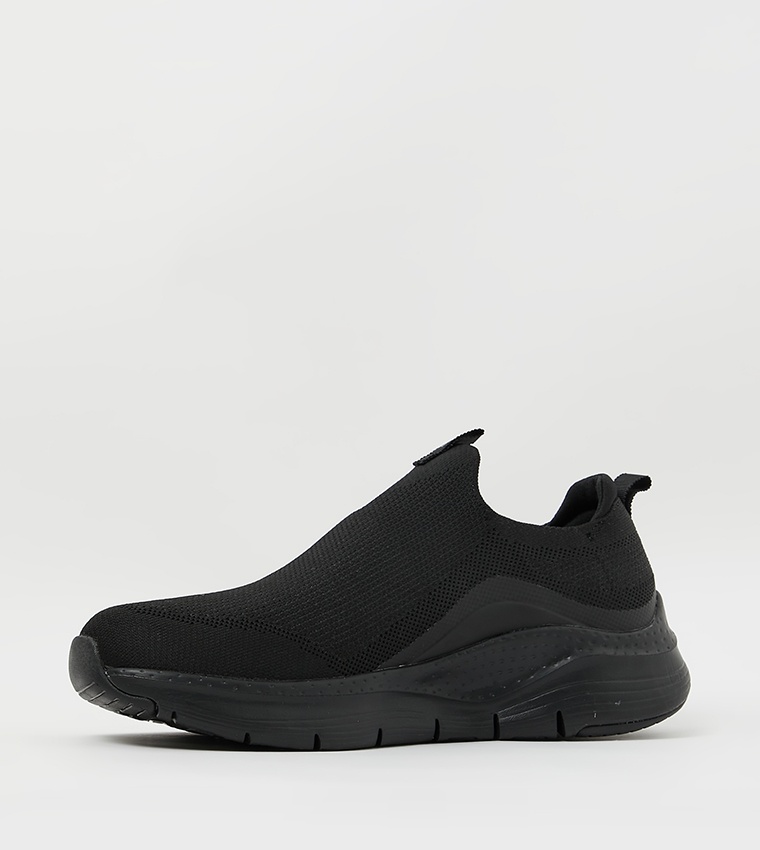 ARCH FIT Walking Shoes