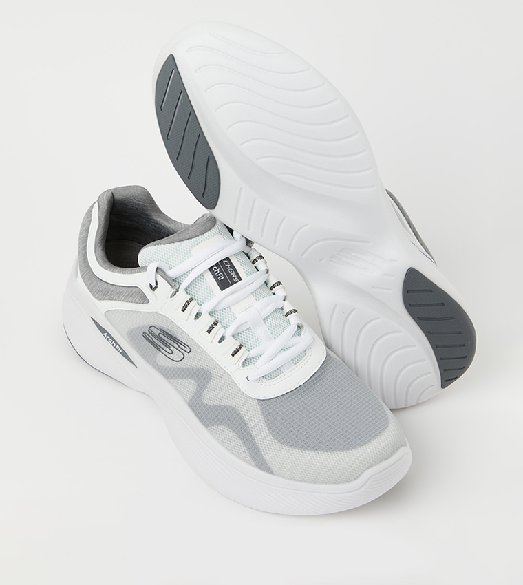 حذاء جري برباط 