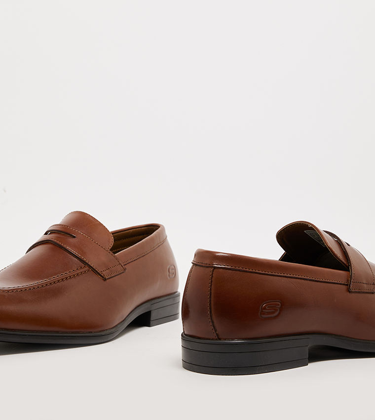 TRENTMORE Glossy Loafers