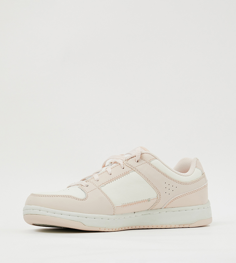 LAY-UP Round Top Low Top Sneakers