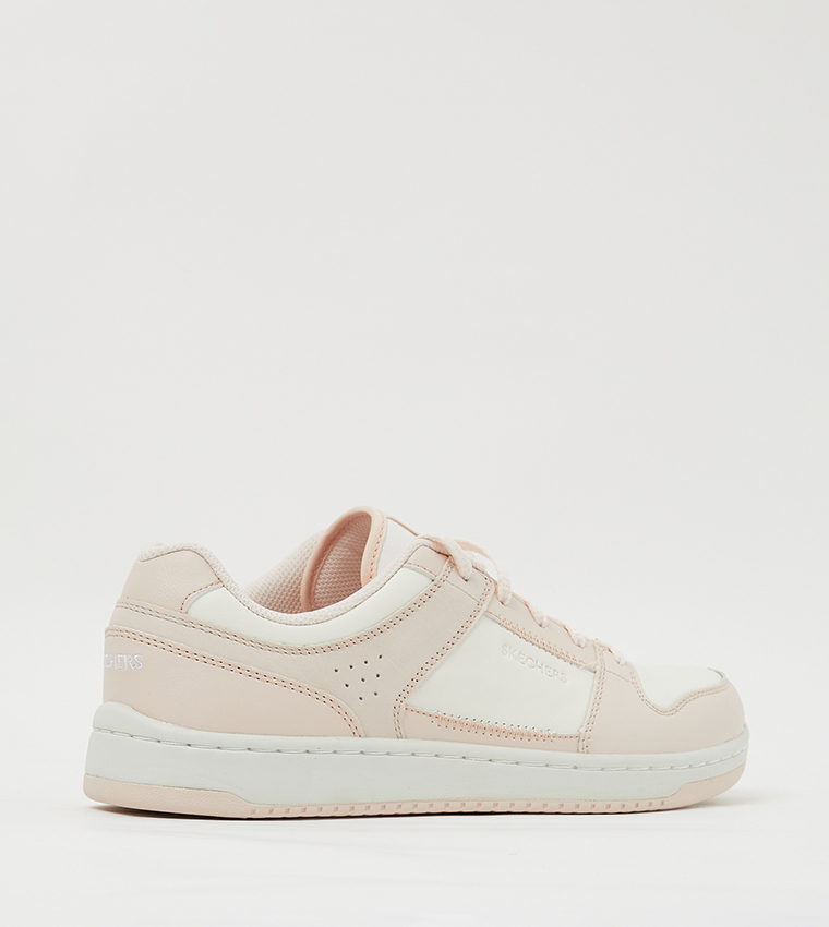 LAY-UP Round Top Low Top Sneakers