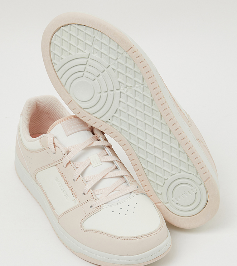 LAY-UP Round Top Low Top Sneakers