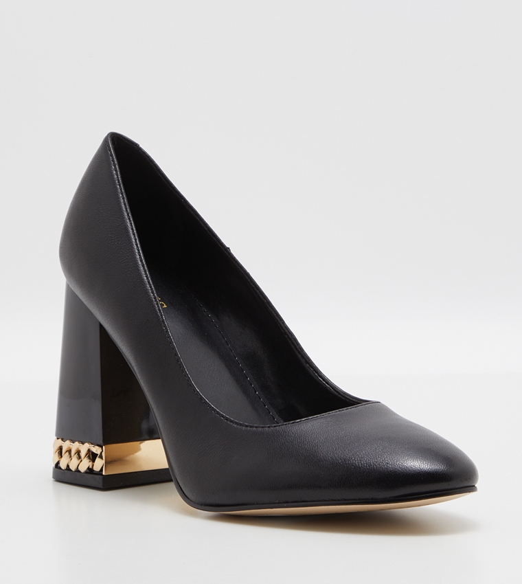 Guess hotsell pumps black