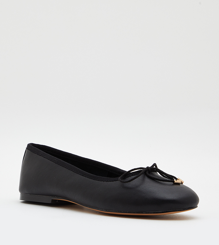 Buy Steve Madden BELLAMIE Bow Detail Ballerinas In Black | 6thStreet Qatar