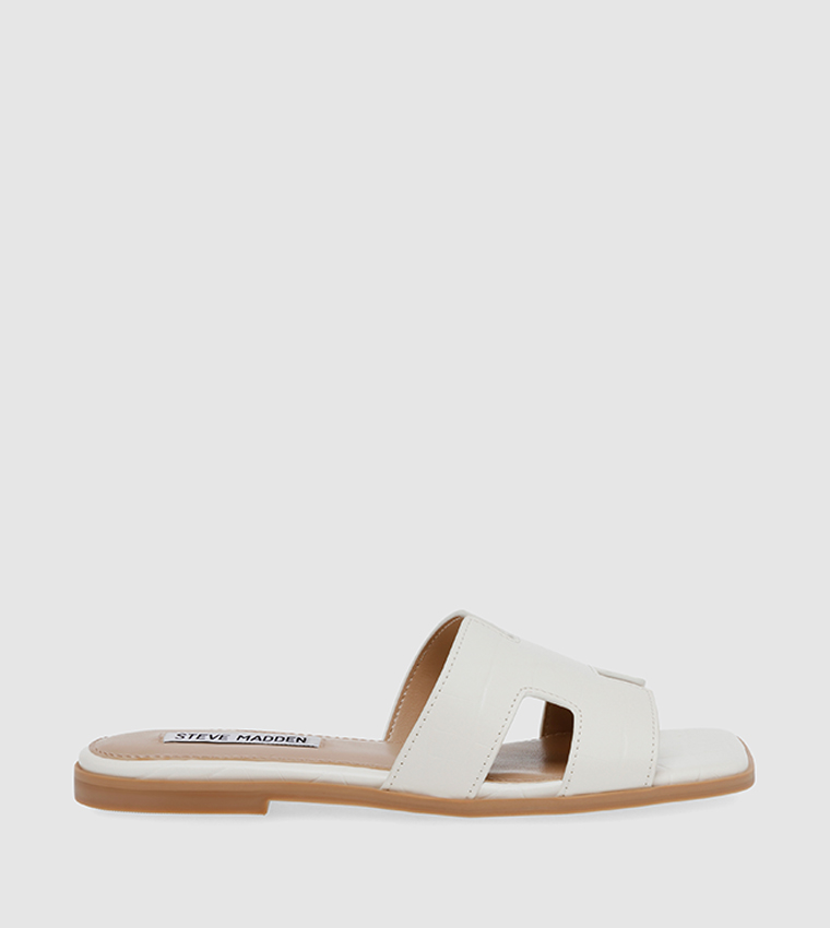 Steve madden hot sale flats sandals