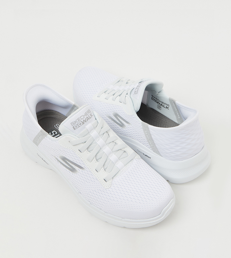 GO WALK 6 Walking Shoes