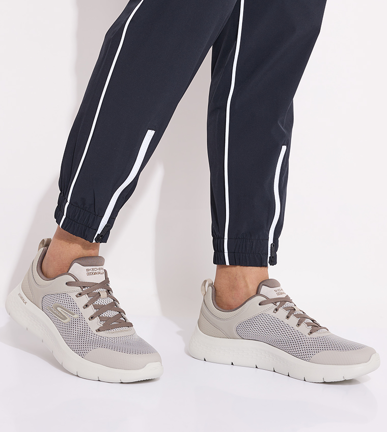 GO WALK FLEX Logo Detail Shoes