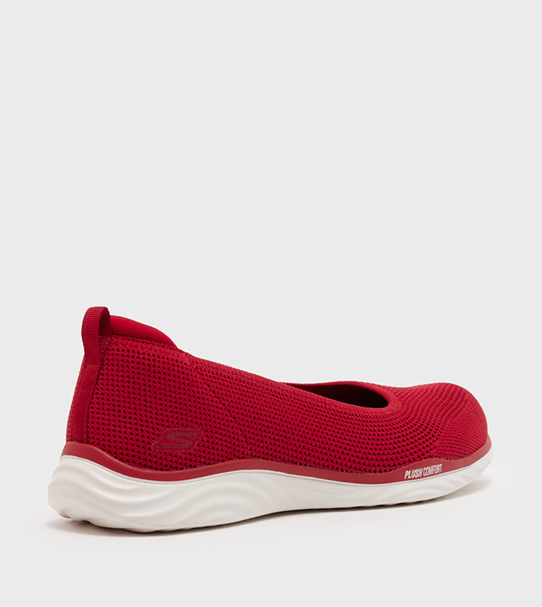 Buy Skechers ON THE GO IDEAL Slip On Shoes In Red | 6thStreet Saudi Arabia