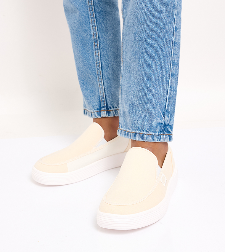 SUNAPEE Canvas Slip-On Shoes