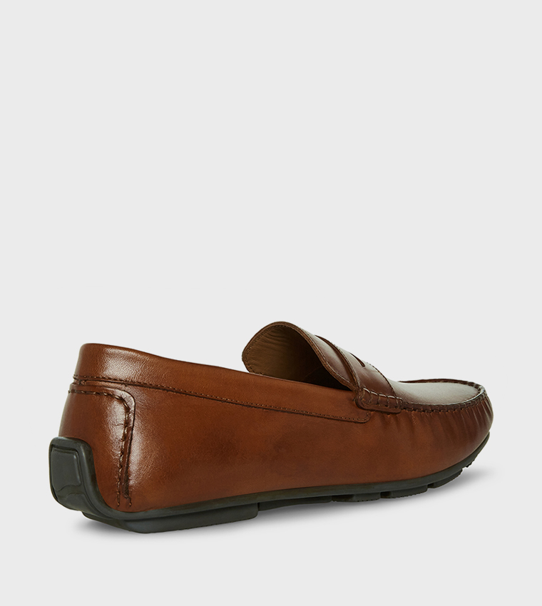 SASSANDRA Solid Slip-On Moccasins