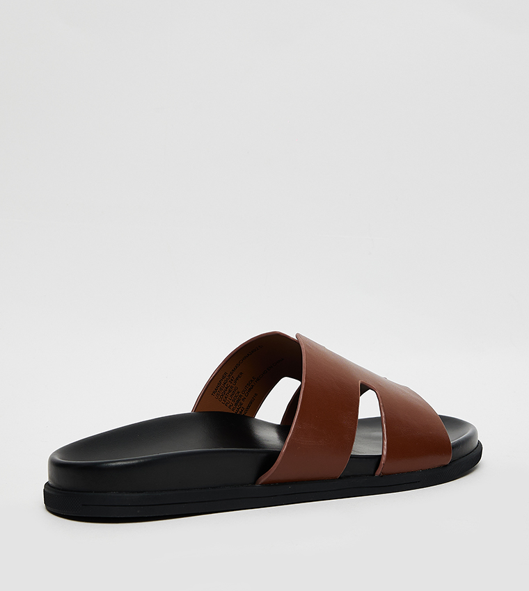 TRANSPHER Cut-Out Comfort Sandals