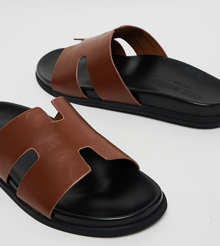 TRANSPHER Cut-Out Comfort Sandals