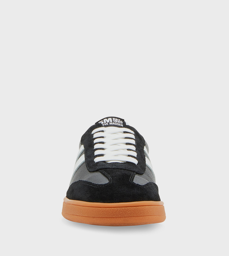 CAELUM Lace-Up Low Top Sneakers