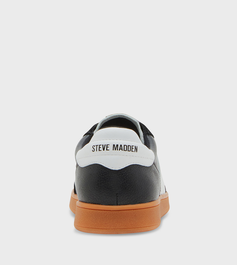 CAELUM Lace-Up Low Top Sneakers
