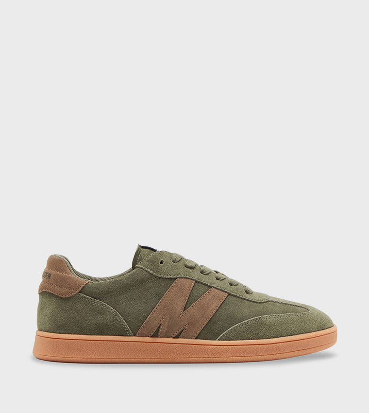 CAELUM Lace-Up Low Top Sneakers