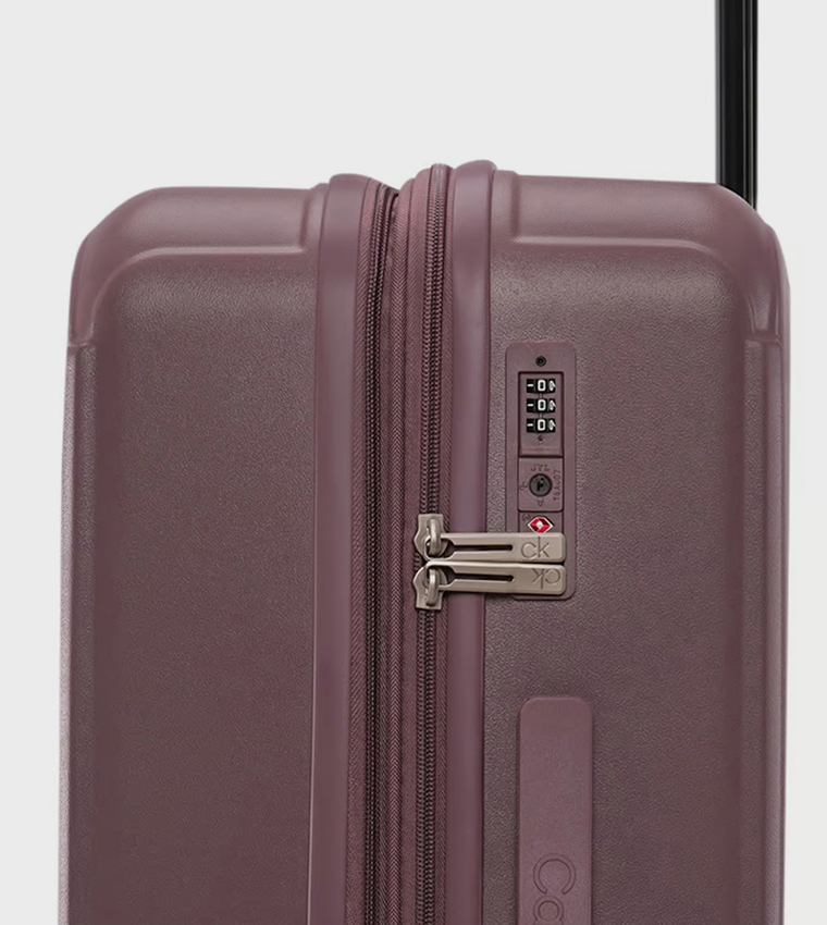 حقيبة بليكر ستريت متوسطة الحجم بعجلات صلبة، 45 سم