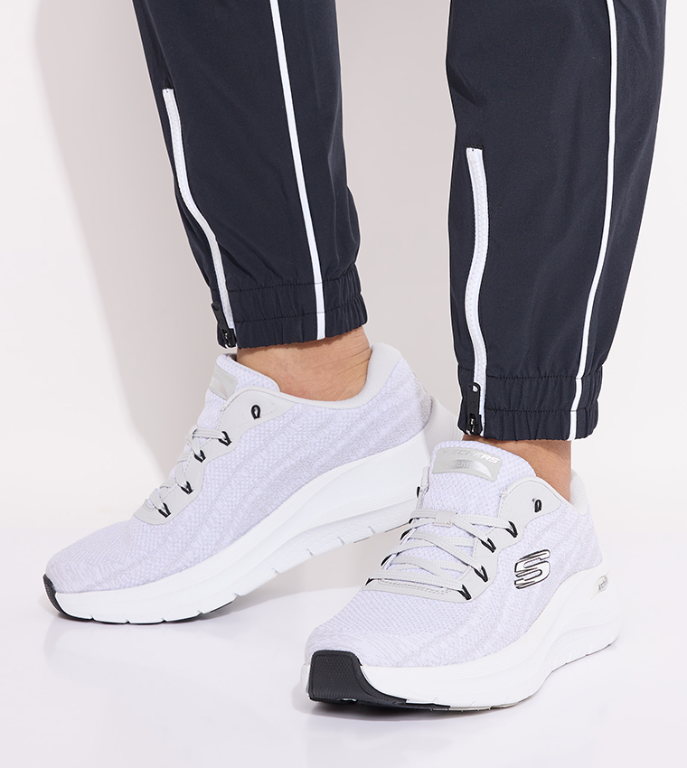 ARCH FIT Logo Detail Walking Shoes