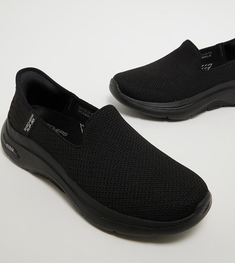 Buy Skechers GO WALK ARCH FIT 2.0 Shoes In Black | 6thStreet UAE