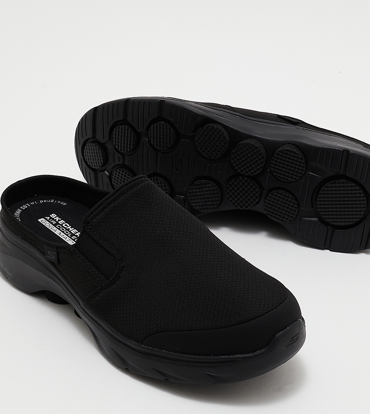 GO WALK 7 Slip-On Clogs