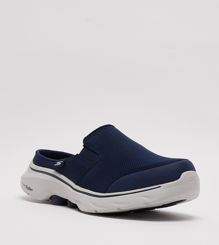 GO WALK 7 Round Toe Clogs
