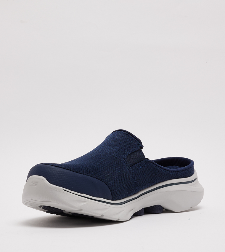 GO WALK 7 Round Toe Clogs
