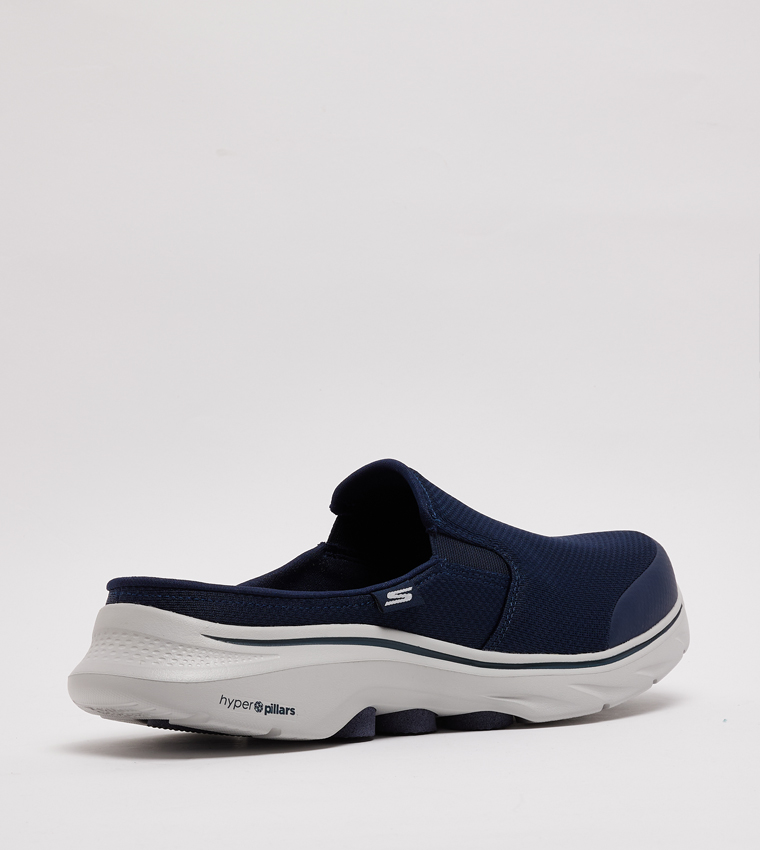 GO WALK 7 Round Toe Clogs