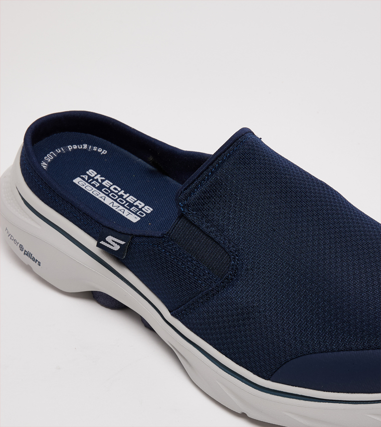 GO WALK 7 Round Toe Clogs