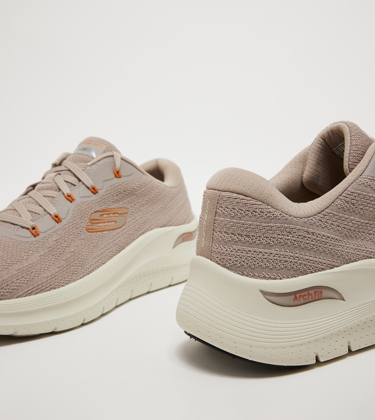 ARCH FIT Logo Detail Walking Shoes