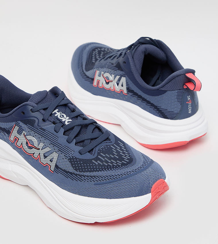 SKYFLOW Lace-Up Running Shoes