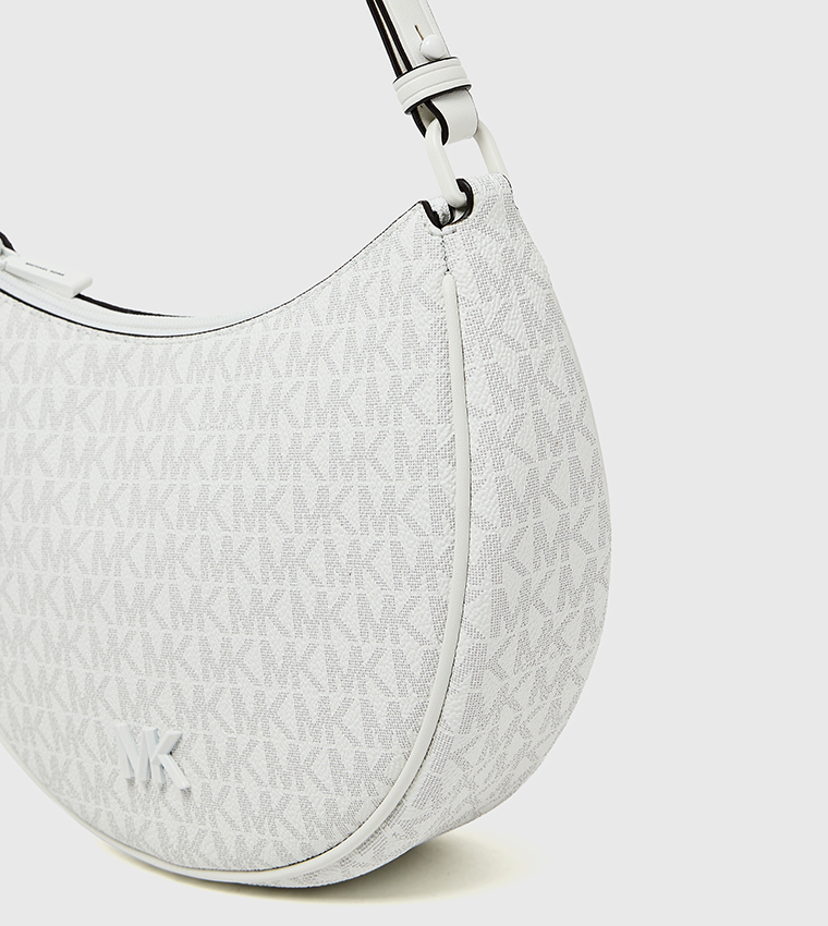 شنطة كتف نسائية بنقشة مونوغرام