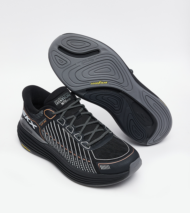 MAX CUSHIONING SUSPENSION Mesh Running Shoes