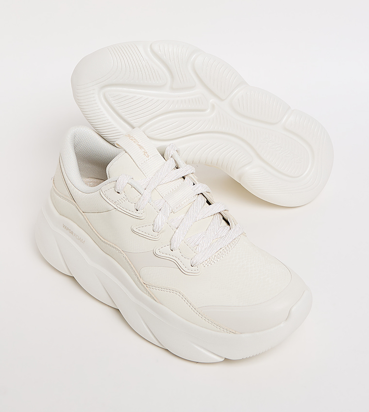 VAPOR STEP - JET SETTER Mid Top Sneakers