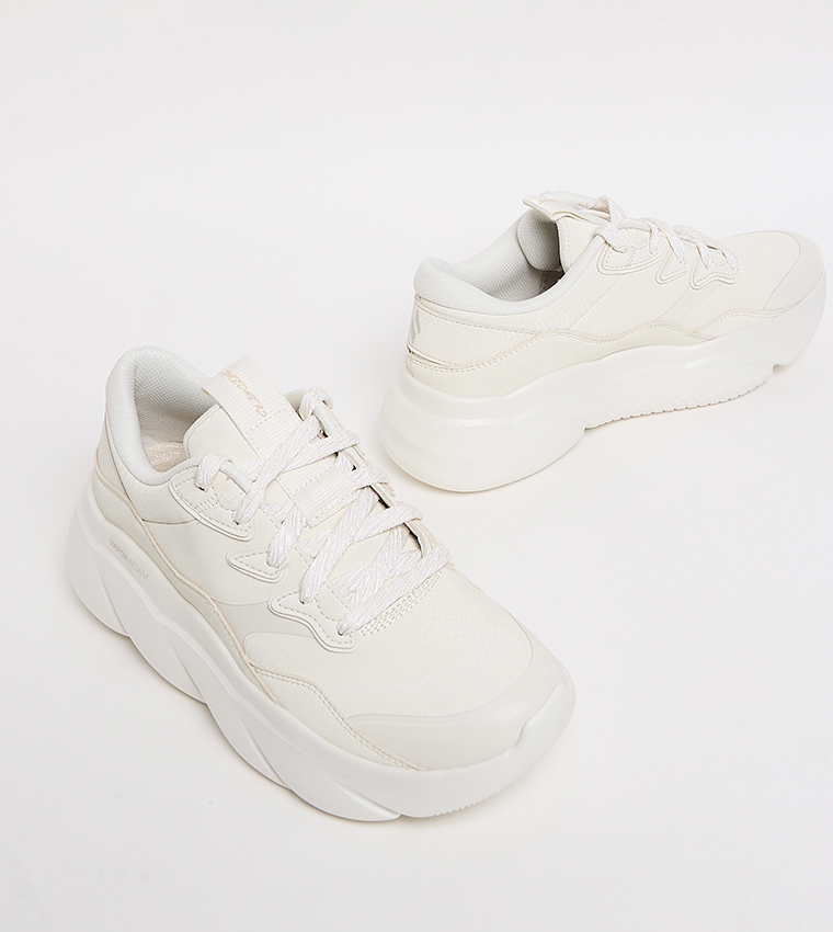 VAPOR STEP - JET SETTER Mid Top Sneakers