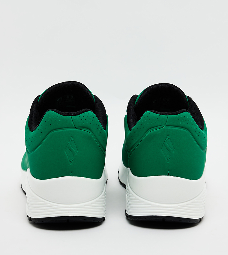 سنيكرز أونو برباط وشعار 