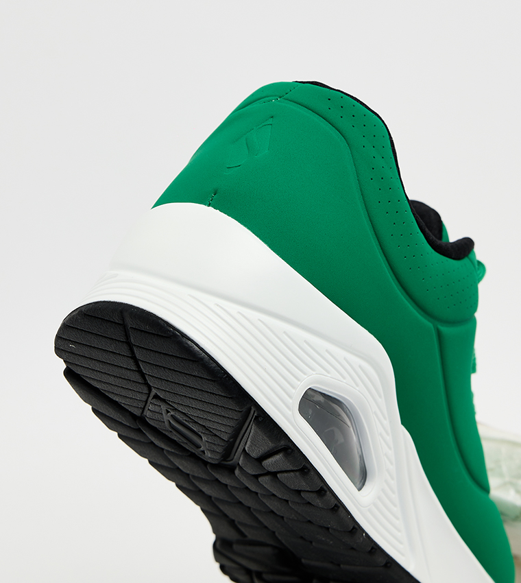 سنيكرز أونو برباط وشعار 