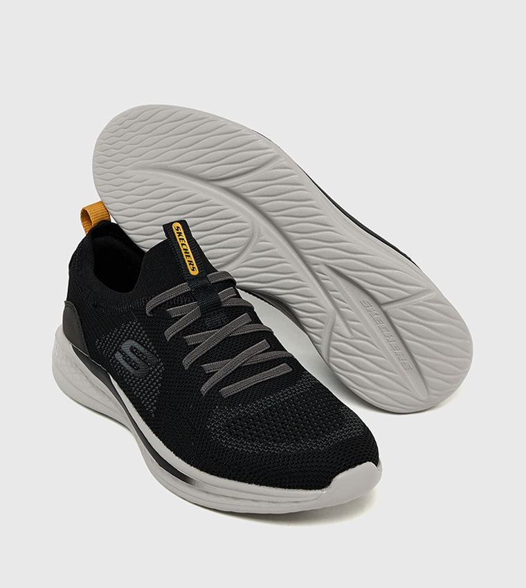 حذاء سليب اون 