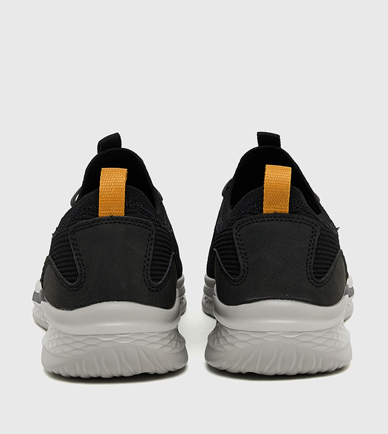 حذاء سليب اون 