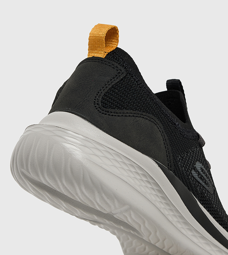 حذاء سليب اون 