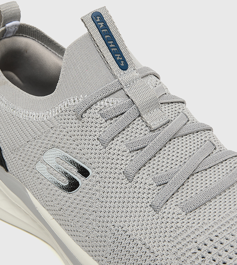 حذاء سليب اون 