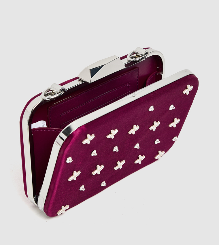 حقيبة كلاتش مزخرفة