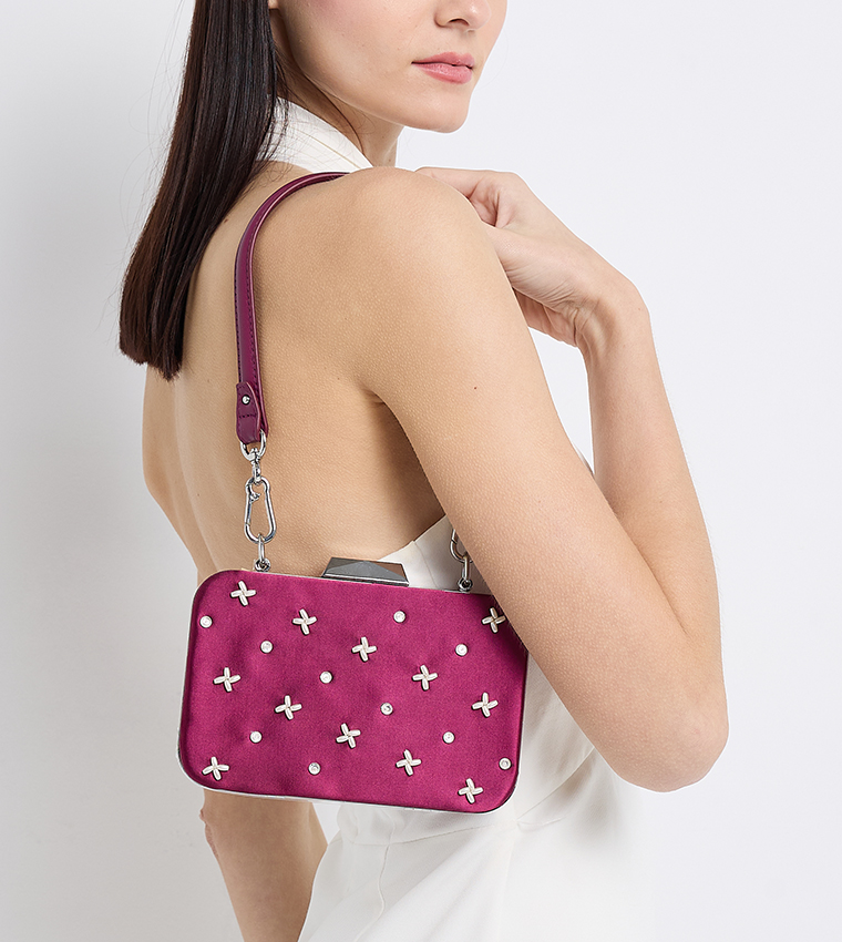 حقيبة كلاتش مزخرفة